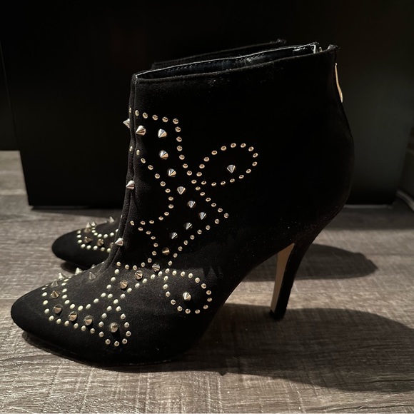 FOREVER 21 Gold Studded Heels Size 8 - Picture 6 of 8